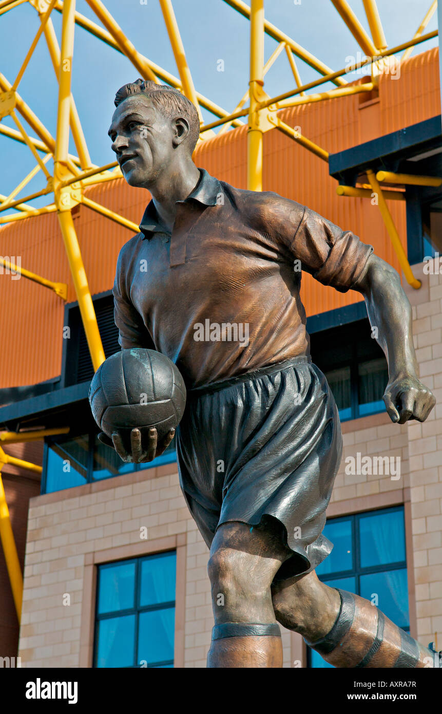 Statue de Billy Wright à Molineux stadium Wolverhampton Wanderers Football Club Sol Banque D'Images