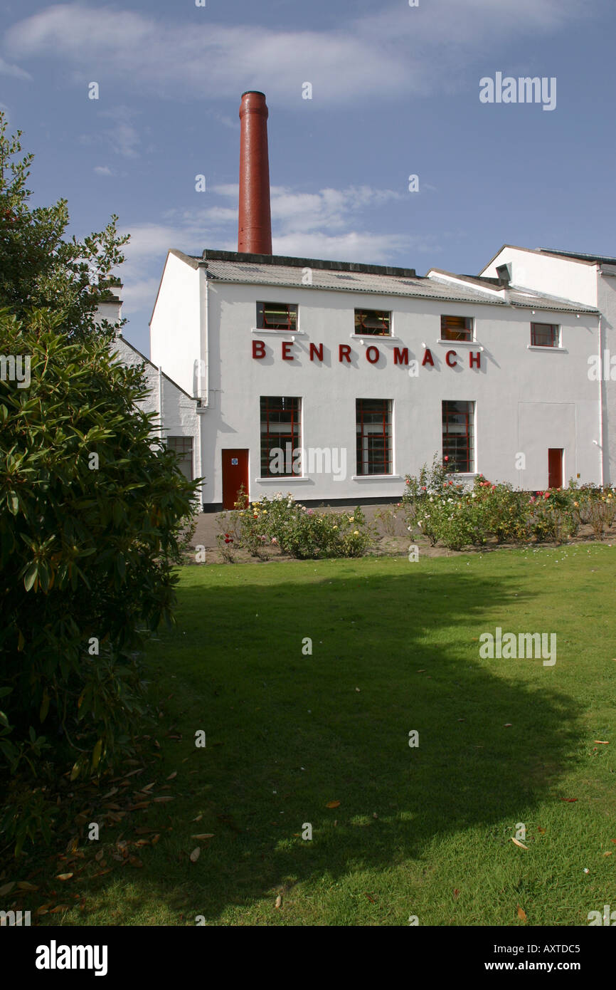 La distillerie benromach sur la route du Whisky Écossais Banque D'Images