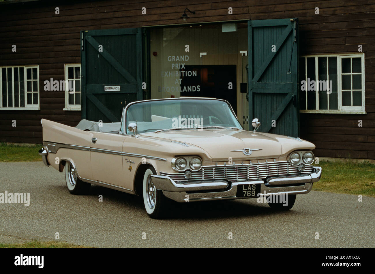 Chrysler New Yorker Convertible de 1959 Photo Stock - Alamy