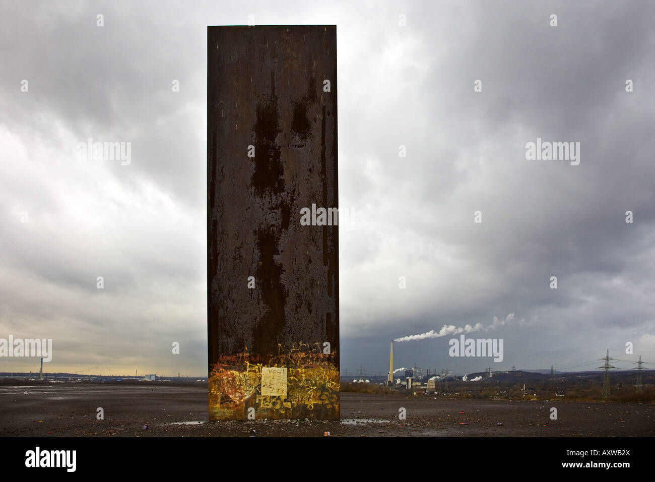 De la dalle en acier sculpteur Richard Serra sur le Schurenbach heap, en Allemagne, en Rhénanie du Nord-Westphalie, région de la Ruhr, à Essen Banque D'Images