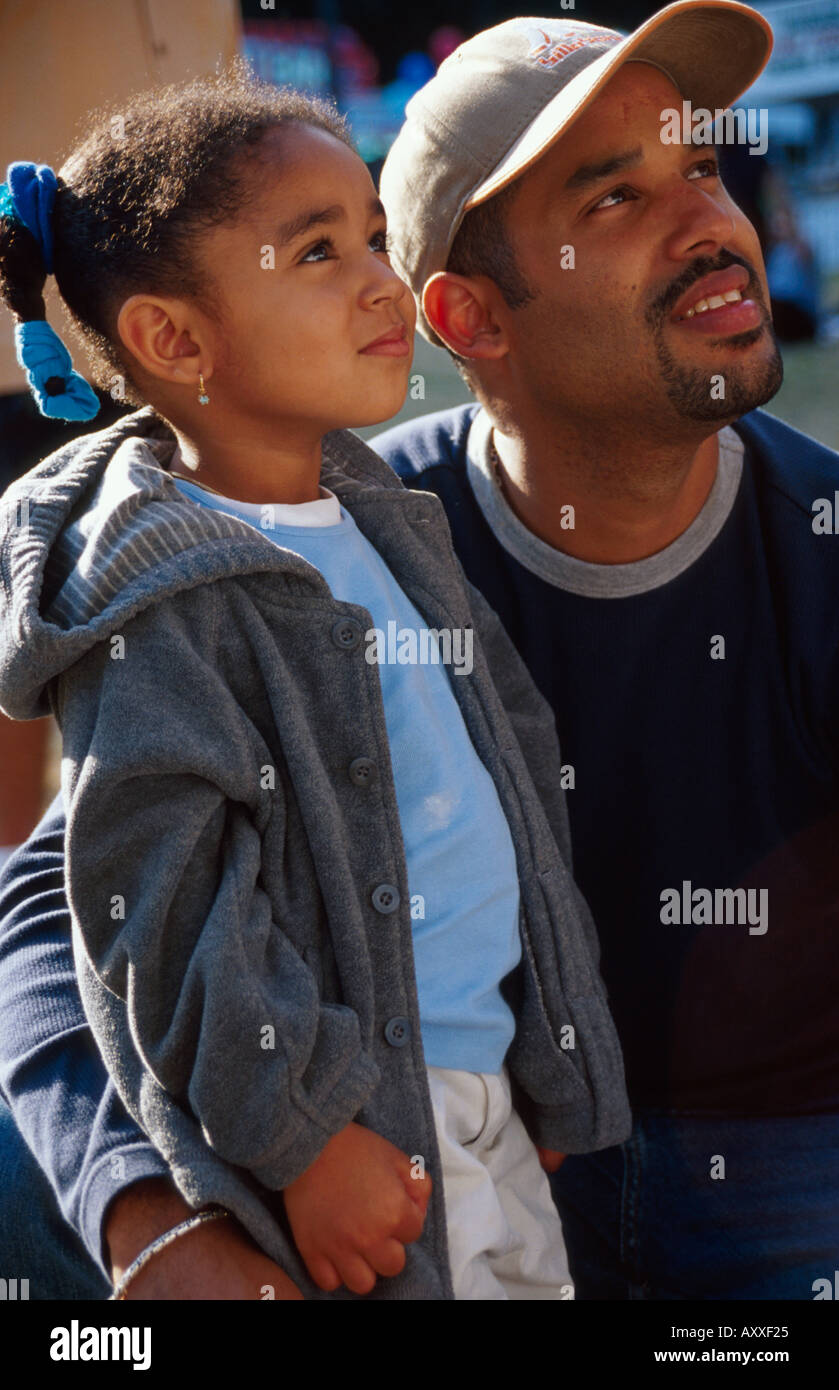 Miami Florida,Bayfront Park,Africains noirs,père hispanique,parent,parents,famille parents parents enfants enfants,mère,enfant,enfants, Banque D'Images