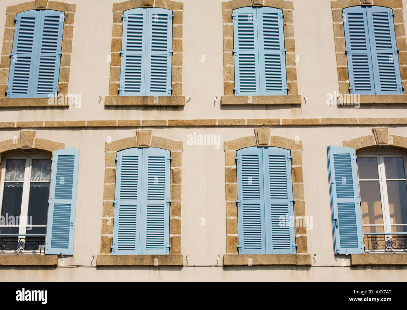 Les volets bleus, Audierne, Finistère Sud, Bretagne, France Banque D'Images