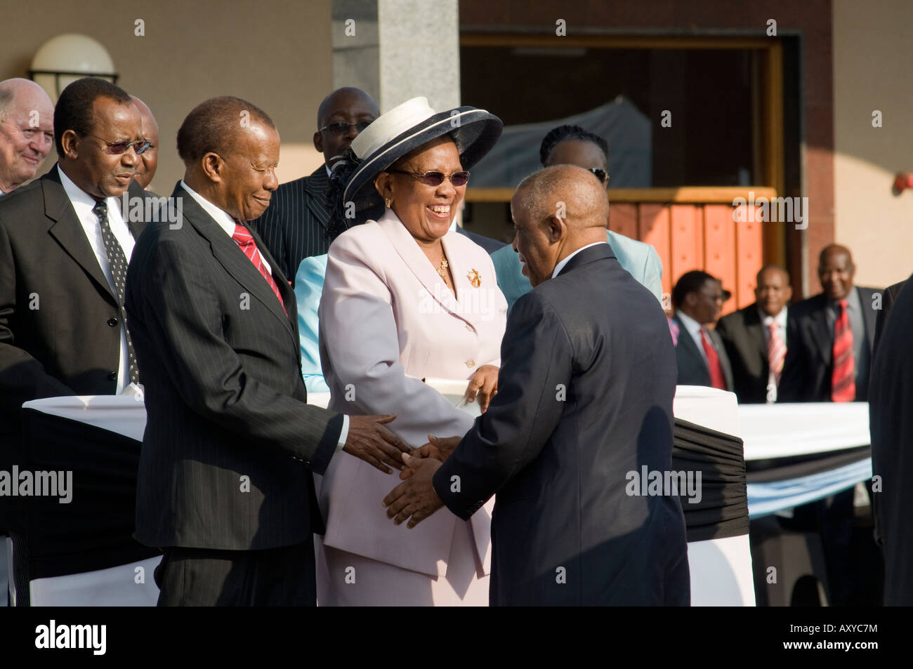 Le Président Mogae au départ de l'ancien Président Masire de vœux à l'Inaugration de Seretse Khama Ian Khama quatrième président de la Banque D'Images
