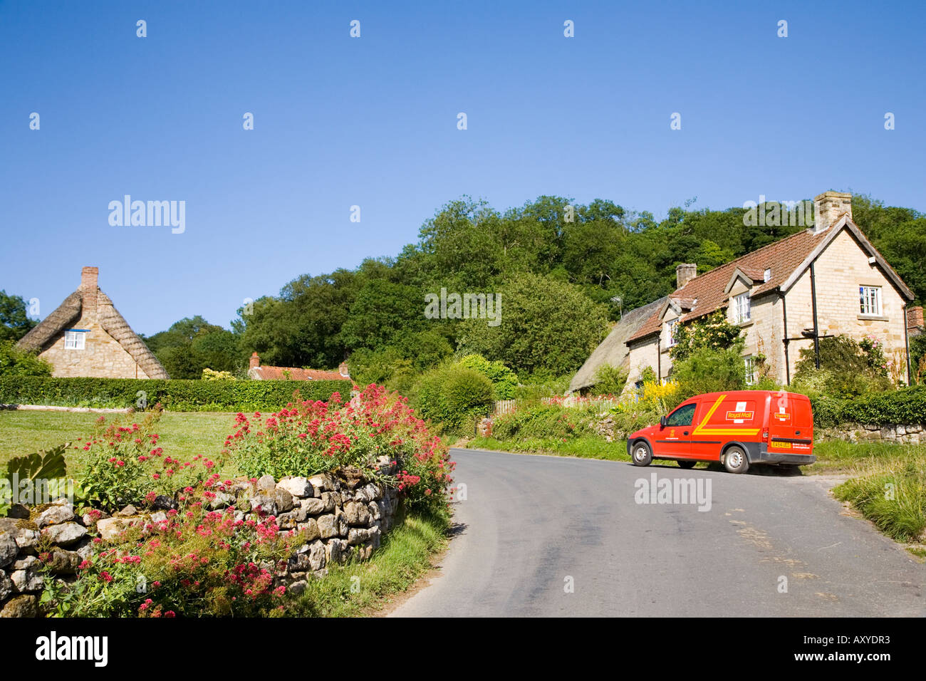 Cottage et du bureau de poste au Village van Rievaulx Yorkshire du Nord Banque D'Images