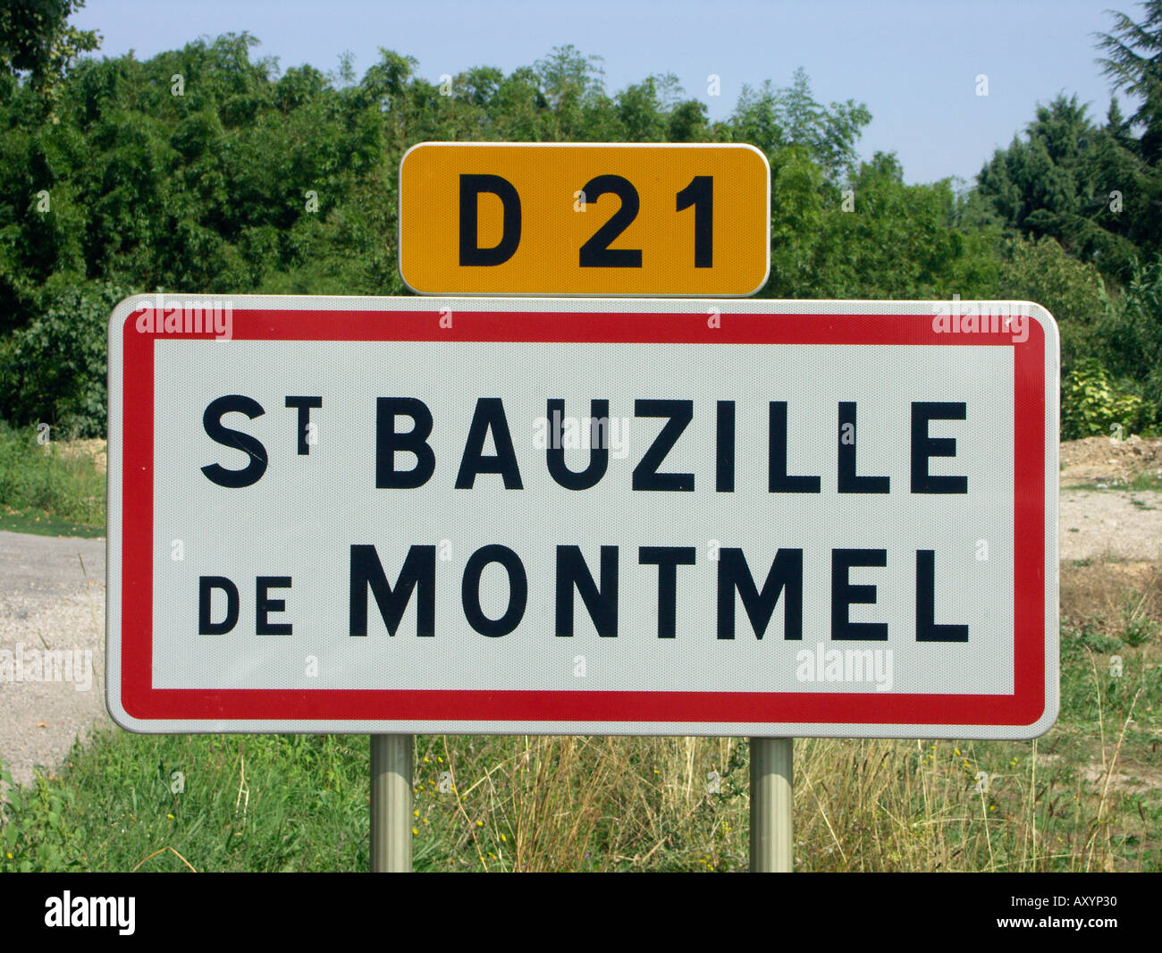 Inscrivez-vous à l'entrée de St Bauzille de Montmel Coteaux du languedoc Gard France Banque D'Images