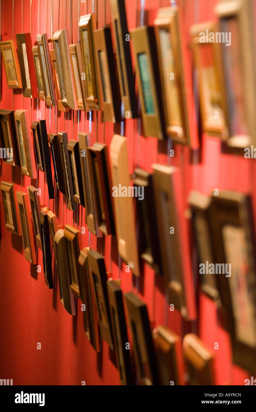 Vente aux enchères de format carte postale a fait don d'art pour l'Hôpital pour enfants d'Édimbourg à Lyon et Turnbull Banque D'Images