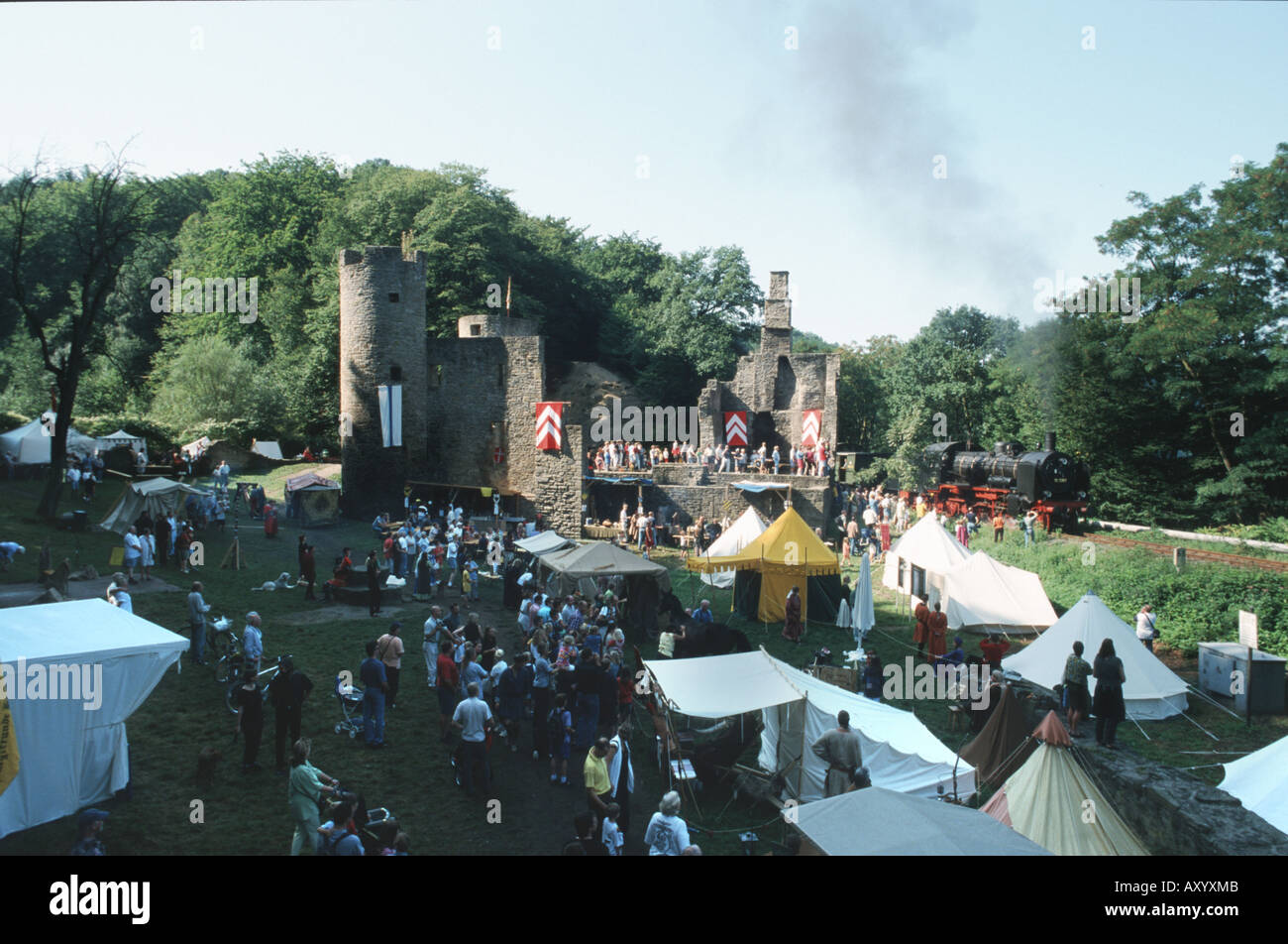 Festival du moyen âge sur les ruines du château Hardenstein, Allemagne, Rhénanie du Nord-Westphalie, Ruhr, Witten Banque D'Images