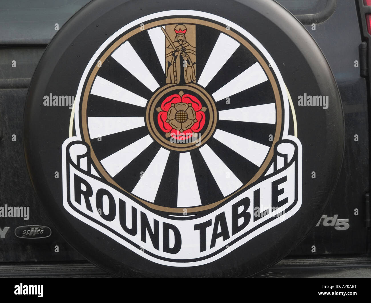 Table ronde logo sur un cache roue de secours d'un véhicule 4x4 Photo ...