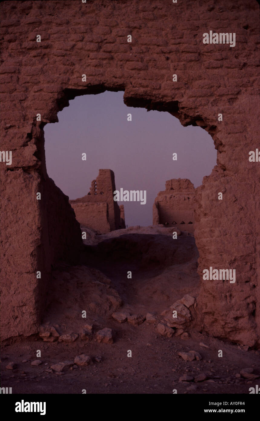 Ruines antiques Diriyah près de Riyad Arabie saoudite moyen-orient au crépuscule Banque D'Images