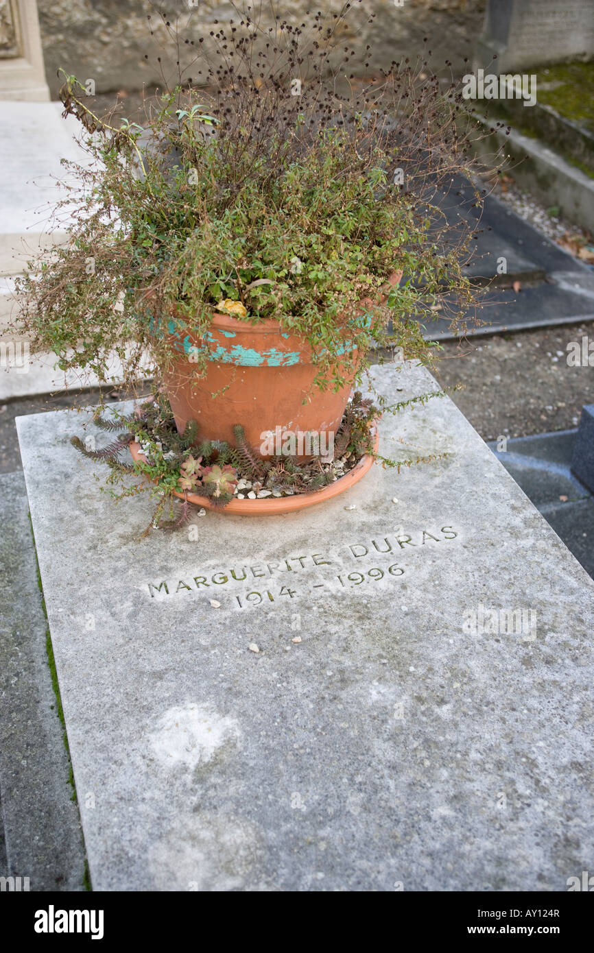 La Tombe de Marguerite Duras Cimetière Montparnasse Paris France Banque D'Images