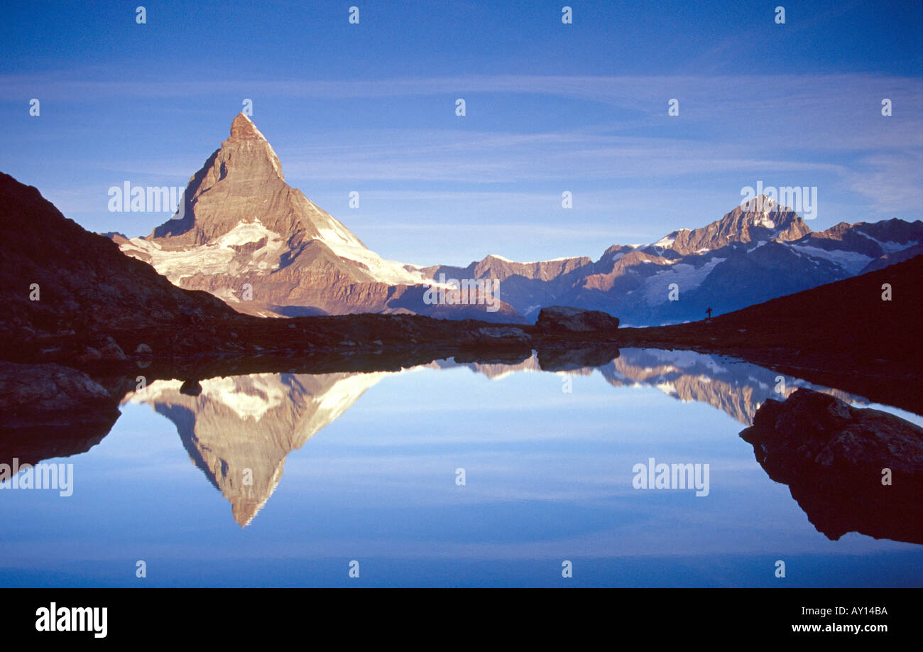 Le Cervin reflète dans le Grindijsee, Valais, Alpes Suisses, Suisse Banque D'Images