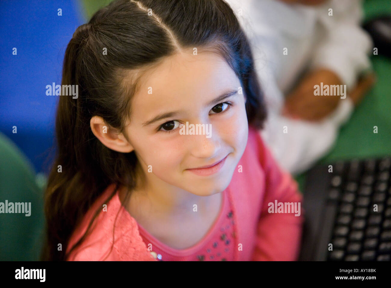 Portrait of a smiling schoolgirl Banque D'Images