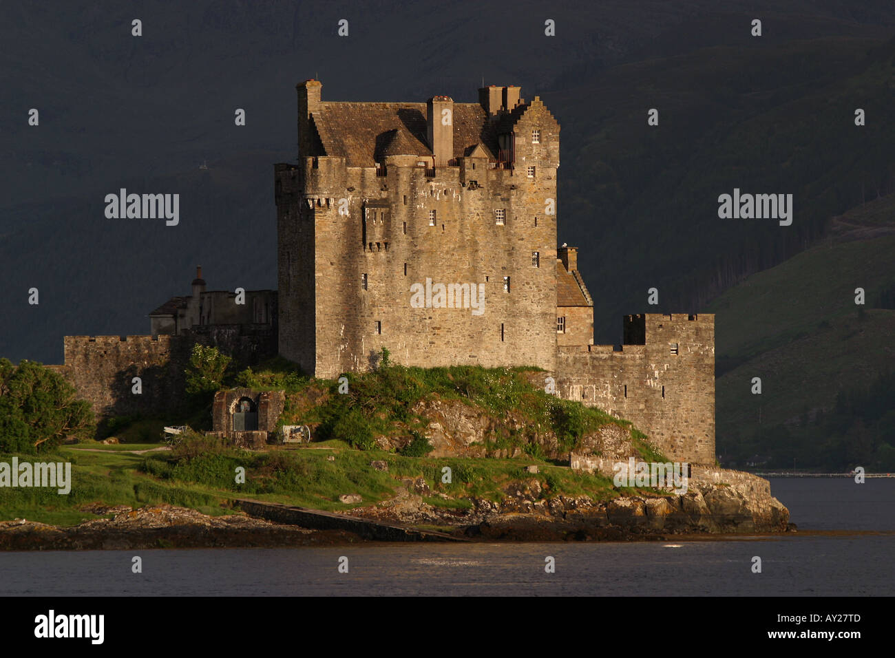 En d'Eilean Donan les Highlands d'Ecosse Banque D'Images