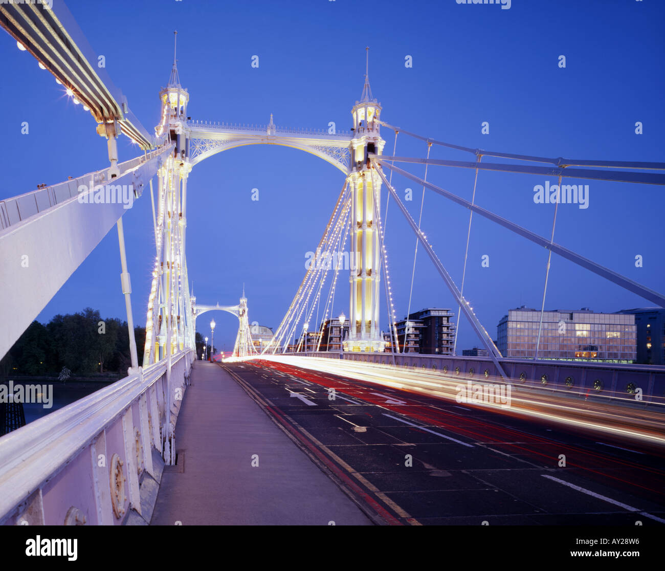 Chelsea Bridge at night Banque D'Images