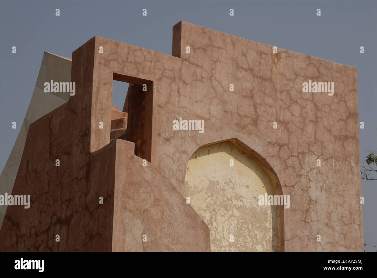 Détail de la construction dans l'observatoire Jantar Mantar à Jaipur, Rajasthan, Inde. Banque D'Images