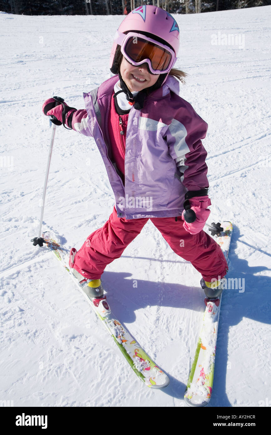 Asian girl sur skis Banque D'Images