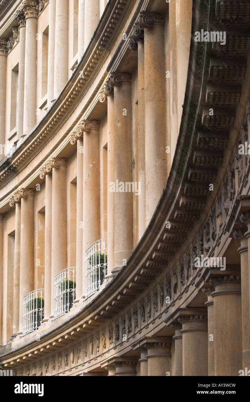 Gros plan sur les détails de la pierre géorgienne dans The Circus, City of Bath, Somerset, Angleterre, Royaume-Uni. Un site classé au patrimoine mondial de l'UNESCO Banque D'Images
