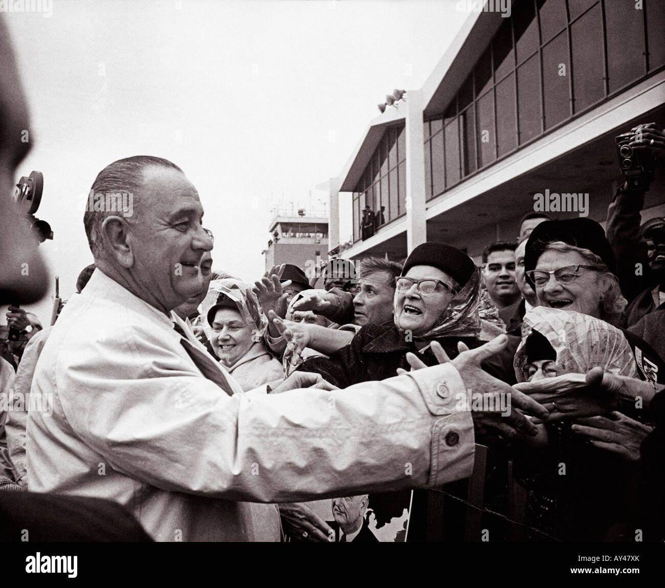 Le président américain Lyndon B Johnson campagne en 1966 Banque D'Images