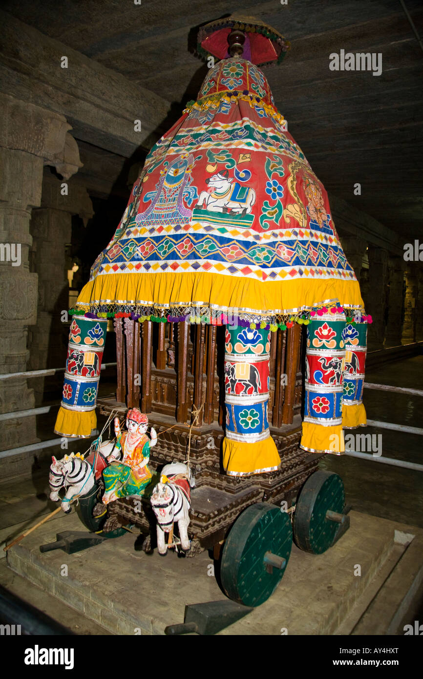 Modèle de Shiva, char saint 1 000 piliers Hall, Temple Meenakshi, Madurai, Tamil Nadu, Inde Banque D'Images