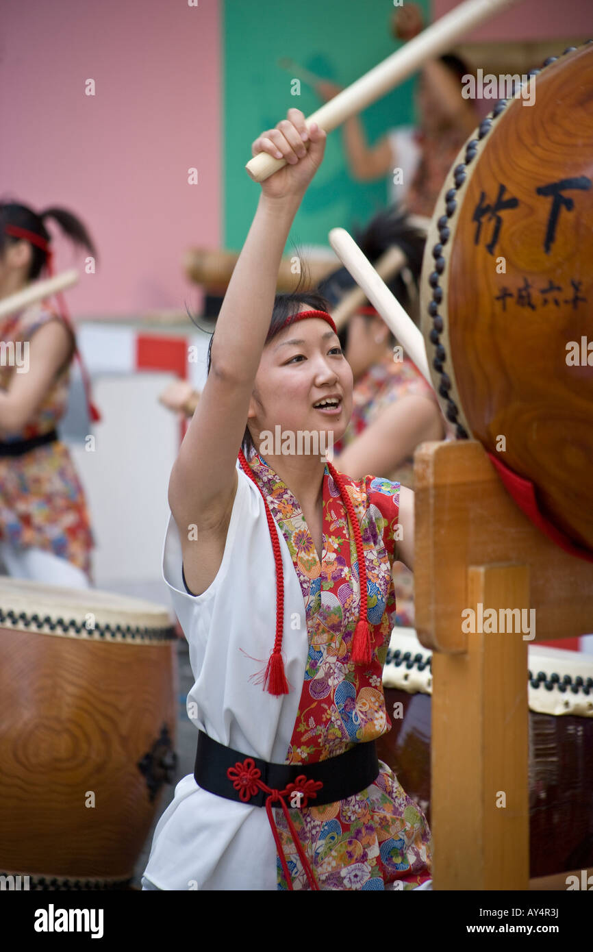 Jeune fille à batteur japonais Japon Fukuoka Festival Banque D'Images