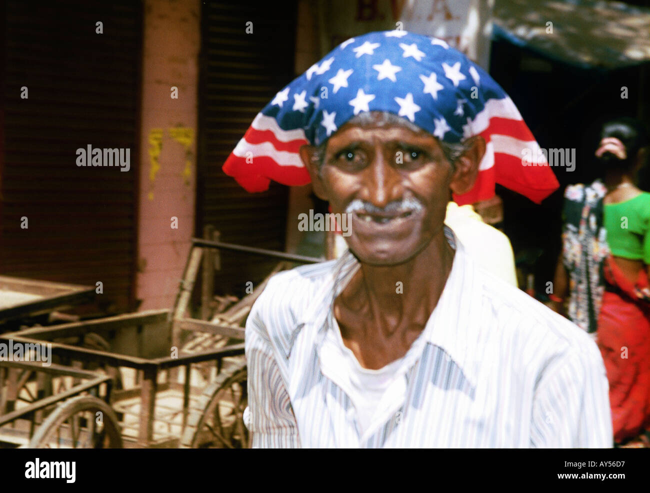 L'homme indien portant foulard drapeau américain Photo Stock - Alamy