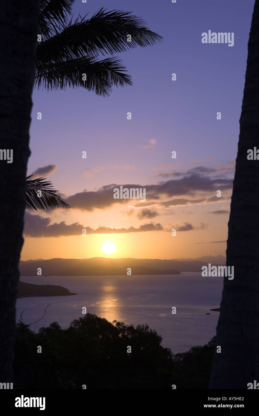 Coucher de soleil depuis Lookout Hill Hamilton Island Australie Whitsunday Banque D'Images