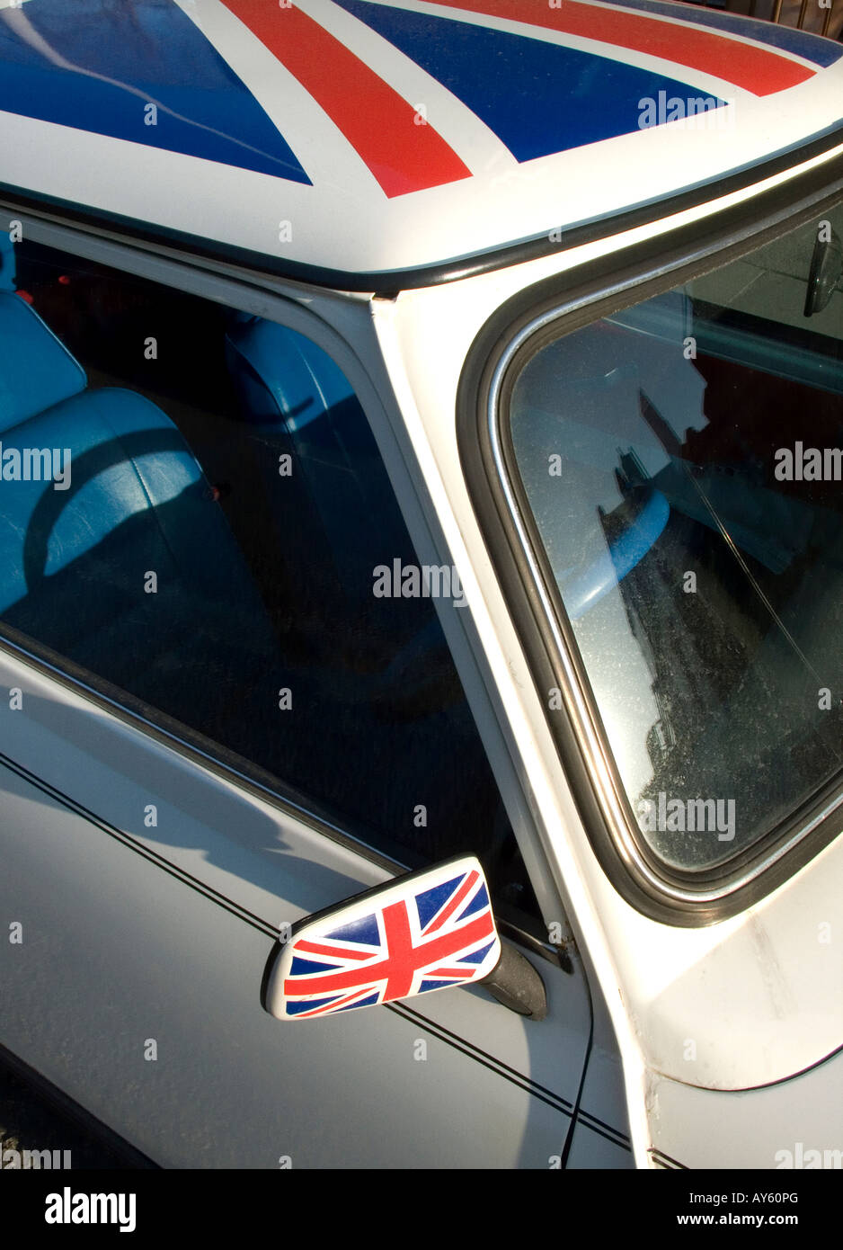 Union Jack peint voiture Mini Cooper Banque D'Images