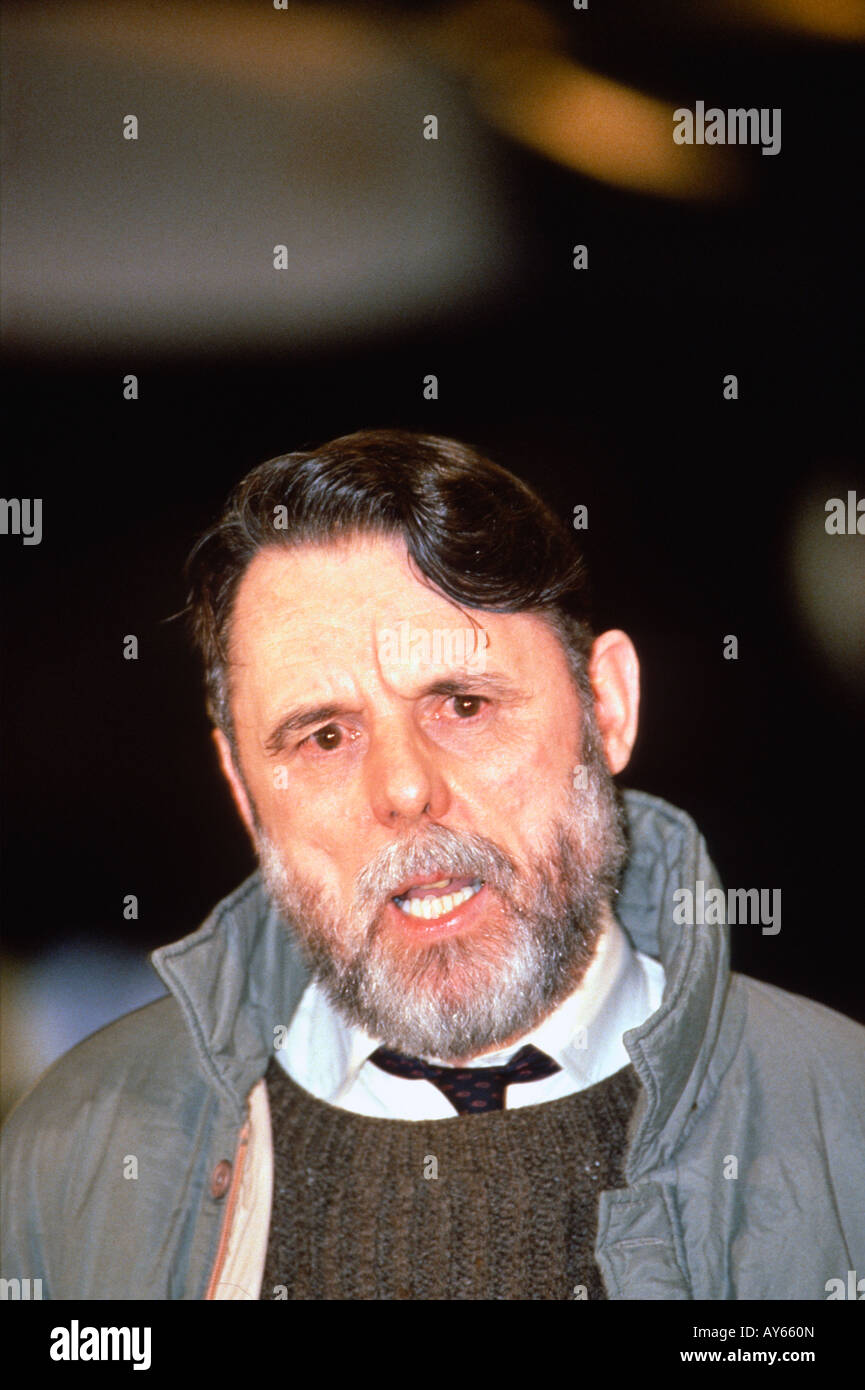 19 11 91 UK Terry Waite retourne au Royaume-Uni après avoir été pris en otage à Beyrouth pour 5 ans Photo c Simon Grosset Banque D'Images 19 11 91 UK Terry Waite retourne au Royaume-Uni après avoir été pris en otage à Beyrouth pour 5 ans Photo c Simon Grosset Banque D'Images