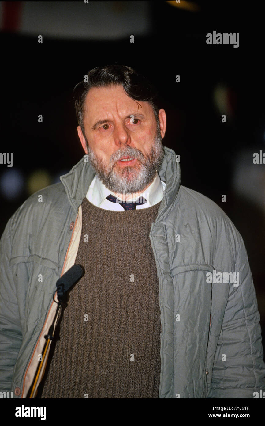 19 11 91 UK Terry Waite retourne au Royaume-Uni après avoir été pris en otage à Beyrouth pour 5 ans Photo c Simon Grosset Banque D'Images 19 11 91 UK Terry Waite retourne au Royaume-Uni après avoir été pris en otage à Beyrouth pour 5 ans Photo c Simon Grosset Banque D'Images