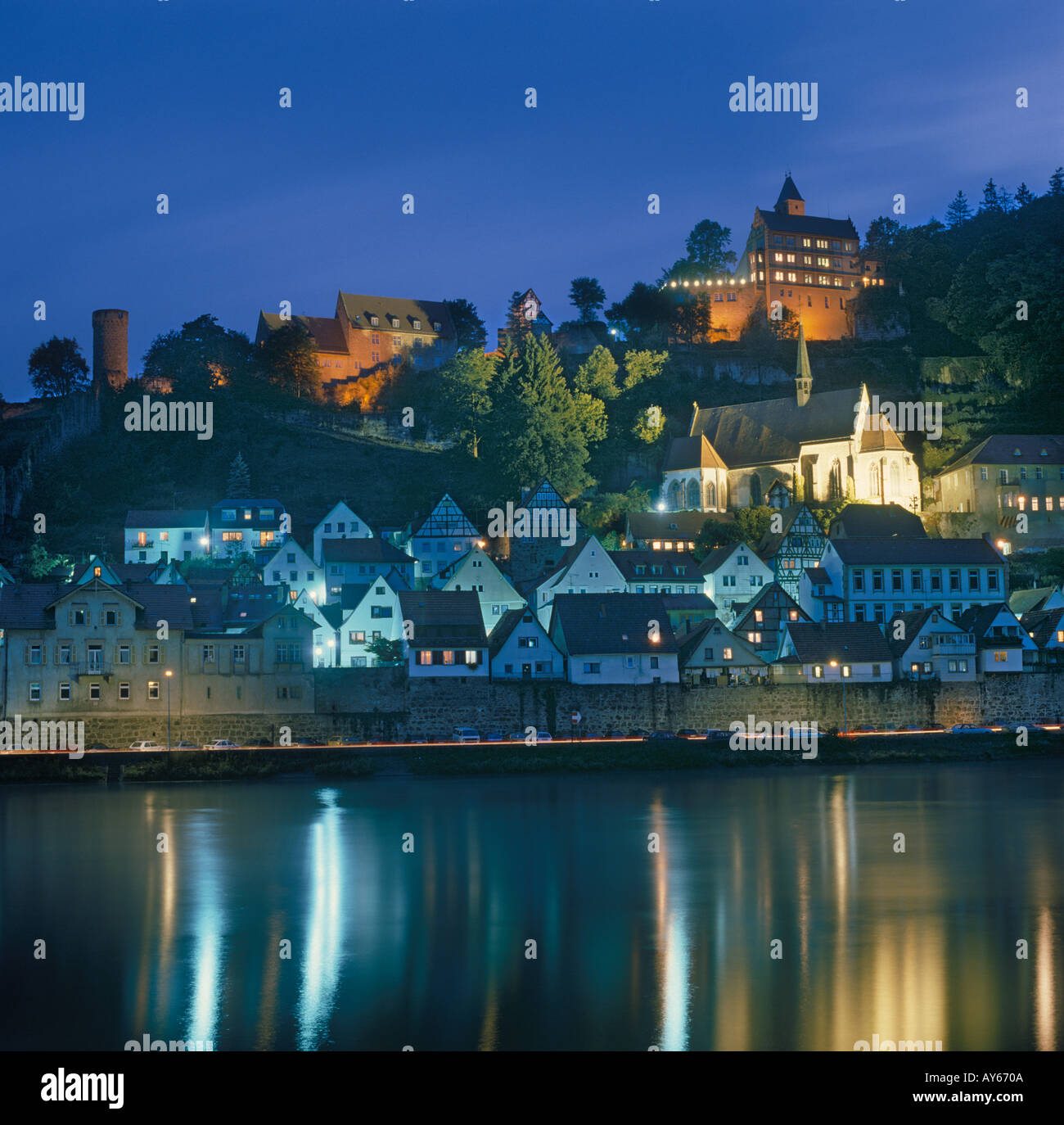 Hirschhorn Allemagne le Neckar dans la nuit Banque D'Images