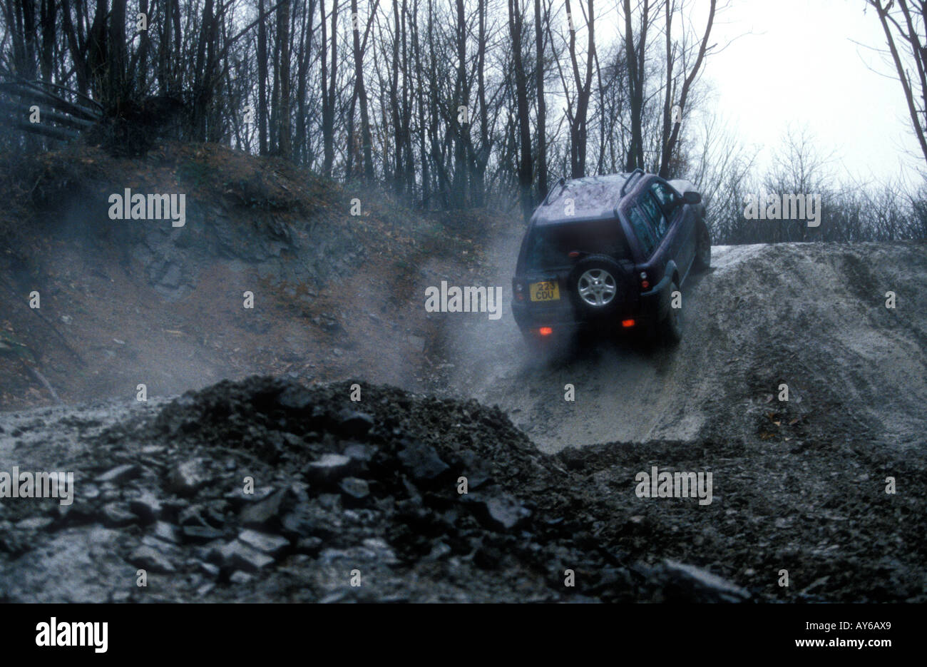 4X4 sur une piste boueuse en UK Banque D'Images