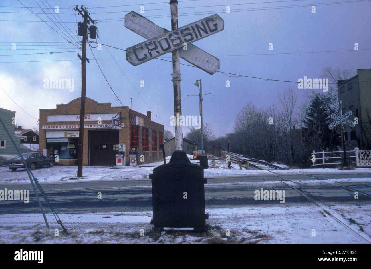 Passage de niveau train de banlieue Dover New Jersey America USA 1982 1980 US HOMER SYKES Banque D'Images