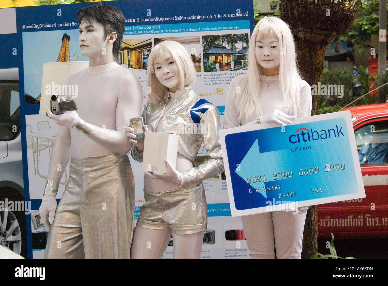 La Thaïlande a clever étrange et inhabituel pour les méthodes de publicité des produits Bangkok Thaïlande Banque D'Images