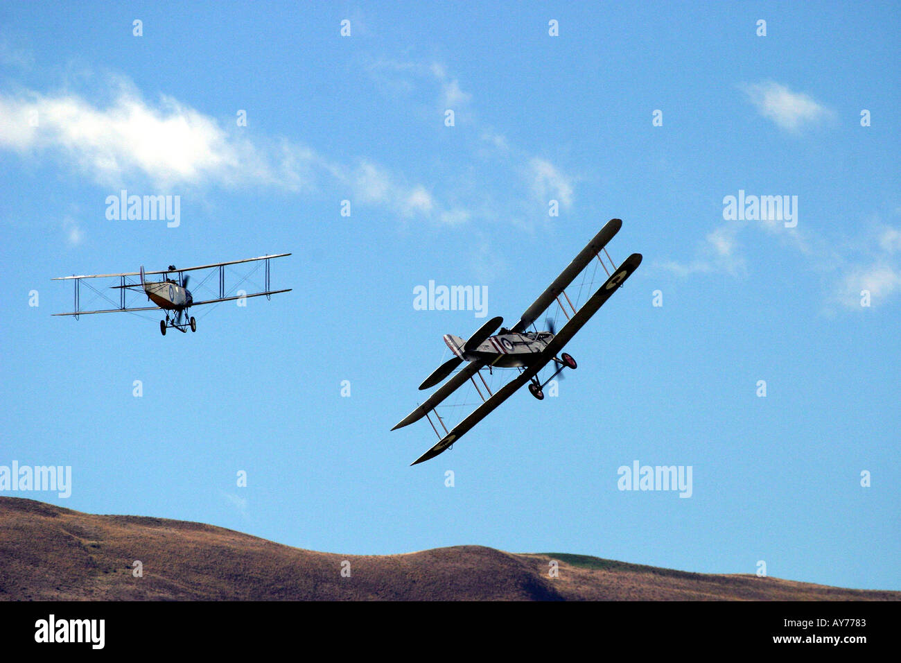 Avro 504K LA PREMIÈRE GUERRE MONDIALE bombardiers et de Bristol F2 b droit de chasse Banque D'Images Avro 504K LA PREMIÈRE GUERRE MONDIALE bombardiers et de Bristol F2 b droit de chasse Banque D'Images