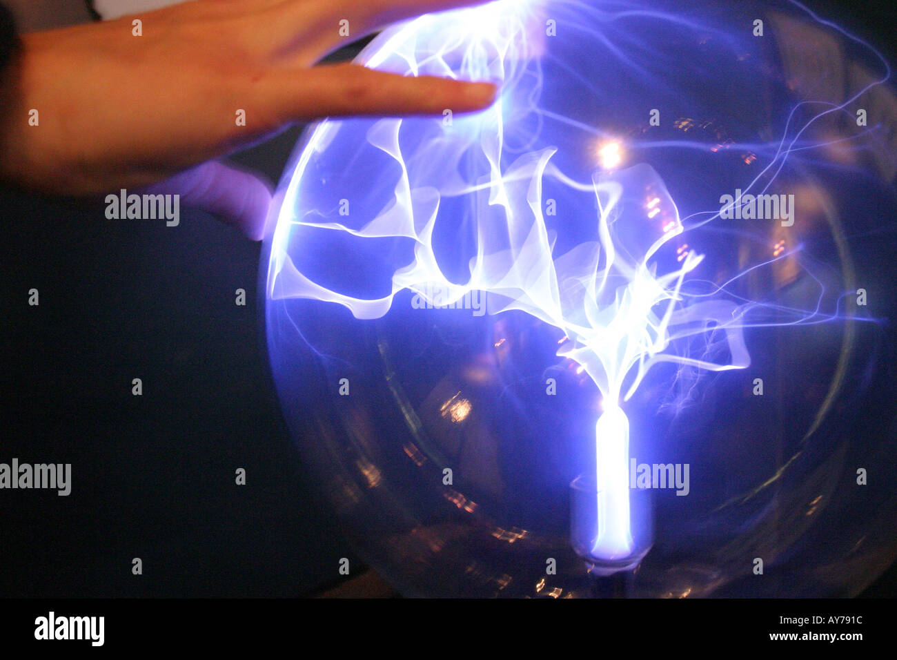L'électricité statique Plasma Bille de verre Banque D'Images
