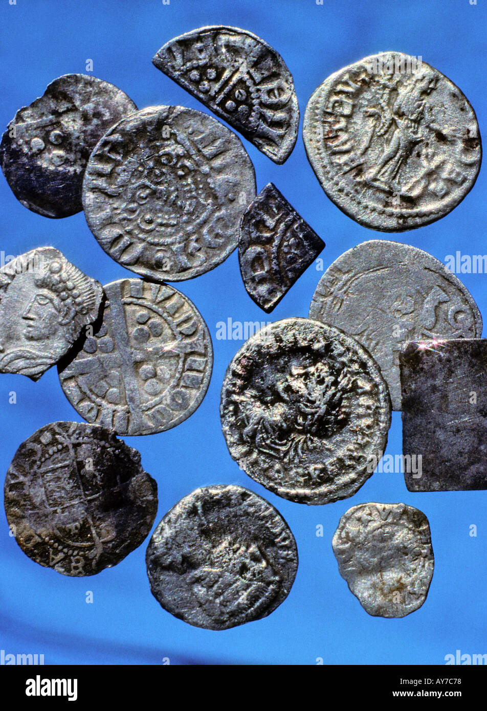 Melange De Pieces D Argent A Partir De L Anglais A L Anglais Plus Tard Romain Denari Pieces En Argent Martele Photo Stock Alamy