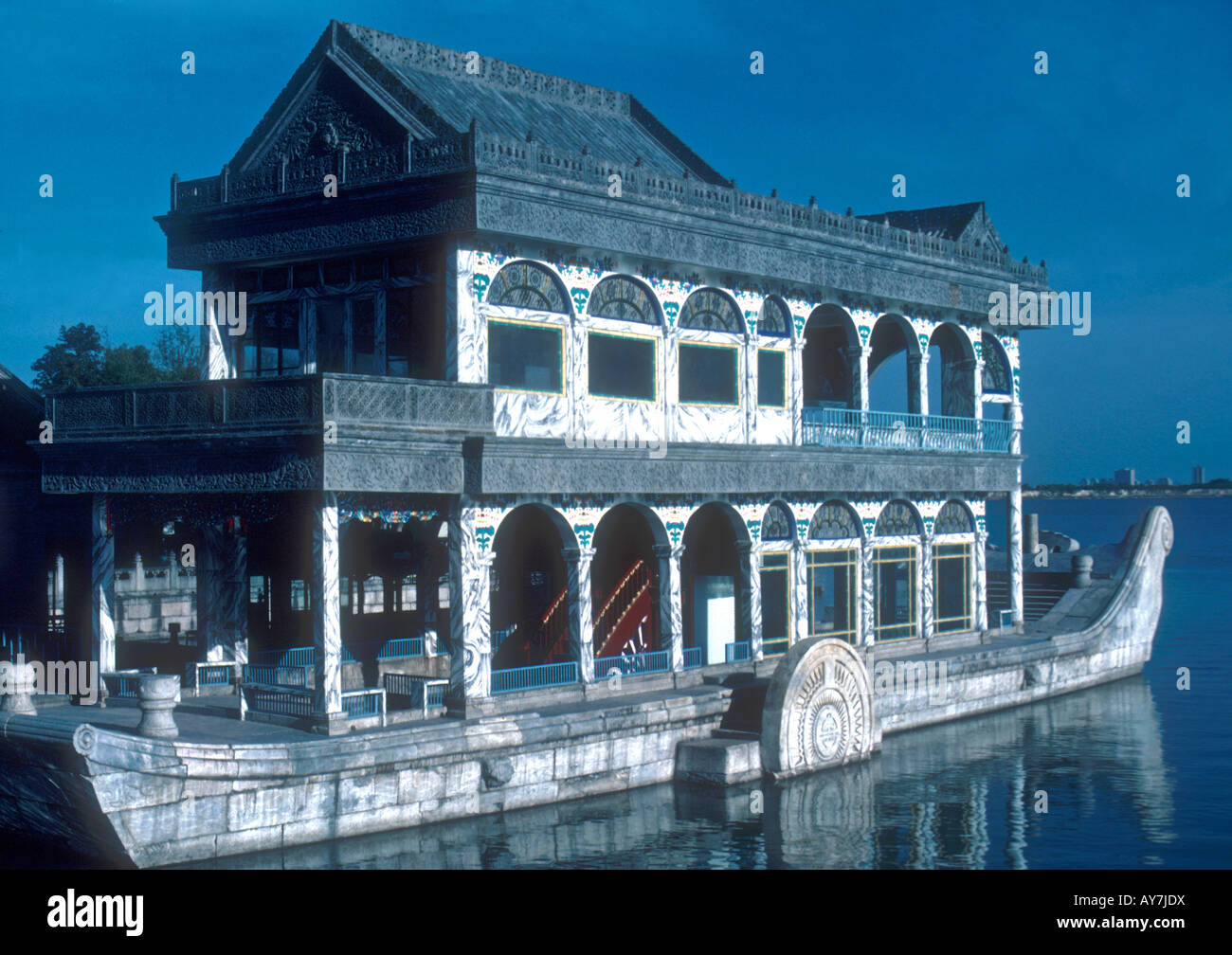 Palais d'Été de Pékin s en bateau sur le Lac de Kunming de Imperial Resort Banque D'Images