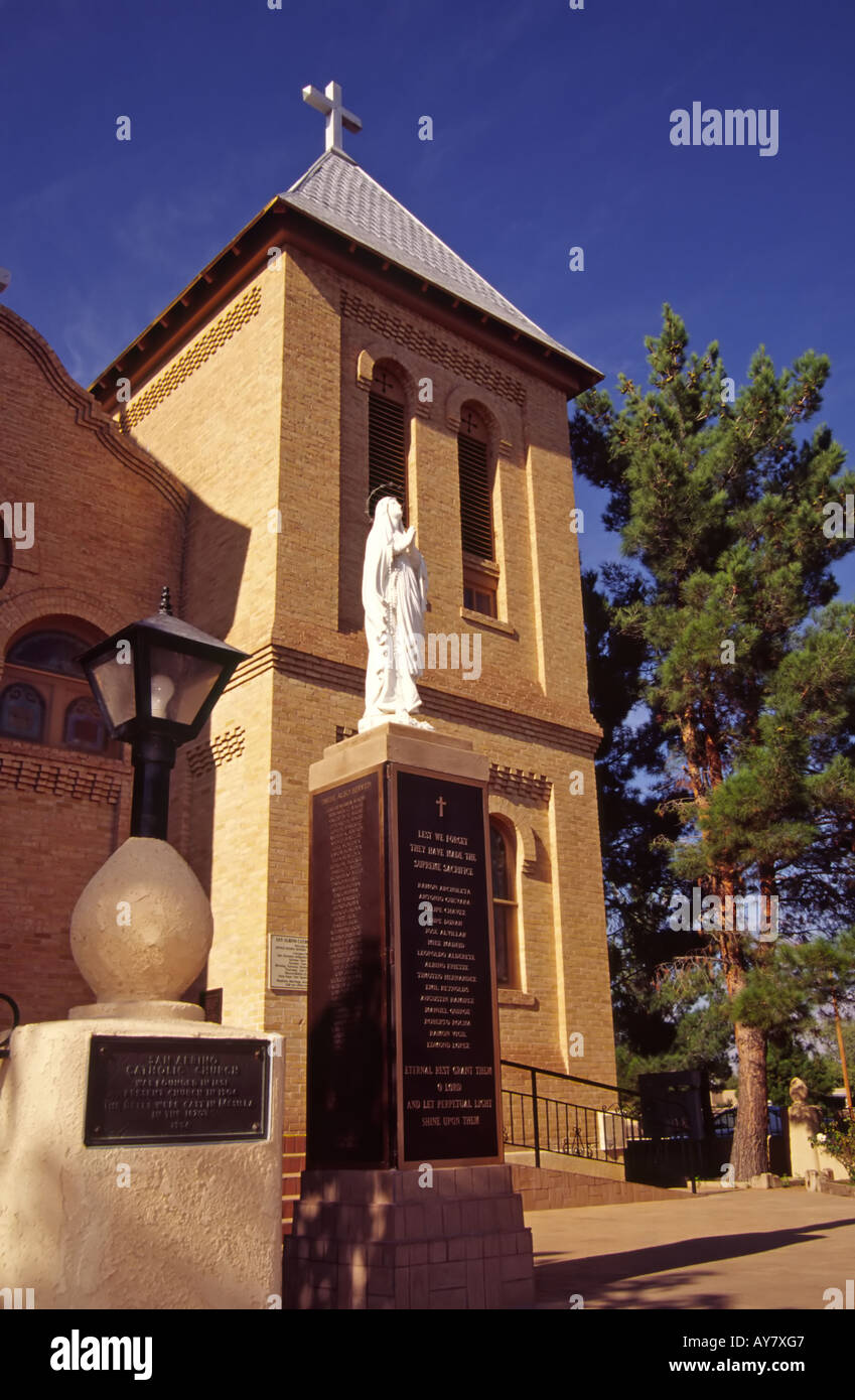 Tôt le matin, vue sur San Albino church, située sur l'historique plaza de La Mesilla, Nouveau Mexique. Banque D'Images