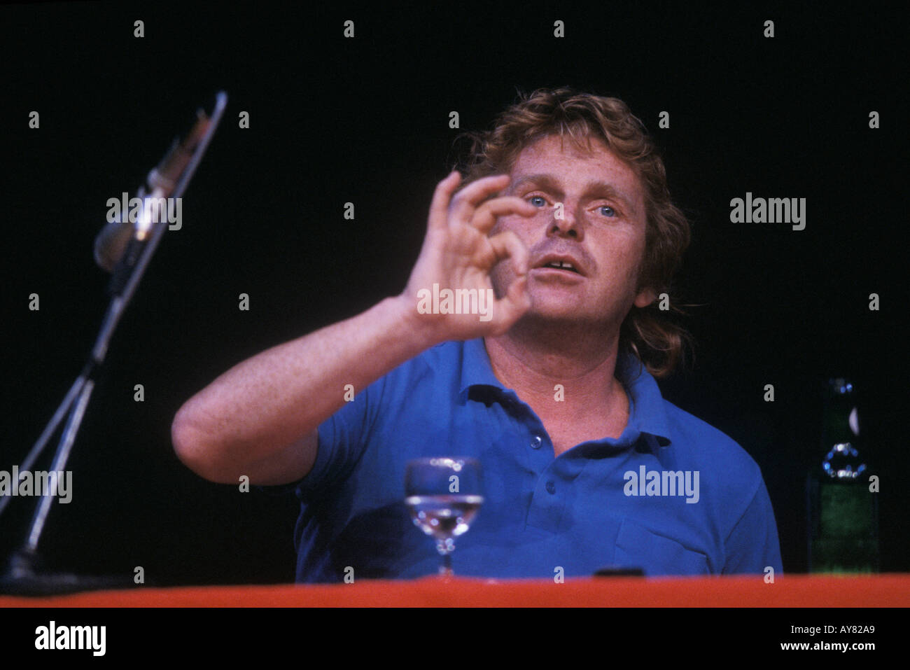 Daniel Cohn-Bendit politicien français leader étudiant radical lors des émeutes de mai 1968. Portrait parlant à une conférence de Londres des années 1980 HOMER SYKES Banque D'Images