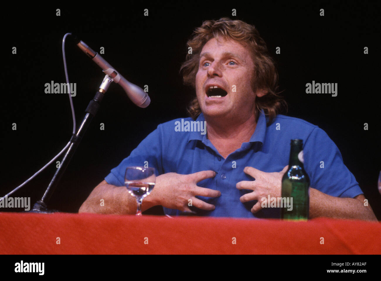 Daniel Cohn-Bendit politicien français leader étudiant radical lors des émeutes de mai 1968. Portrait parlant à une conférence de Londres des années 1980 HOMER SYKES Banque D'Images