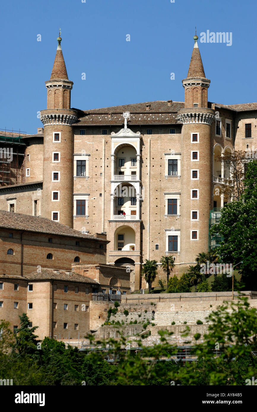 Twin Towers au beaucoup visité Palais Ducal à Urbino, Les Marches Les Marches, Italie Banque D'Images