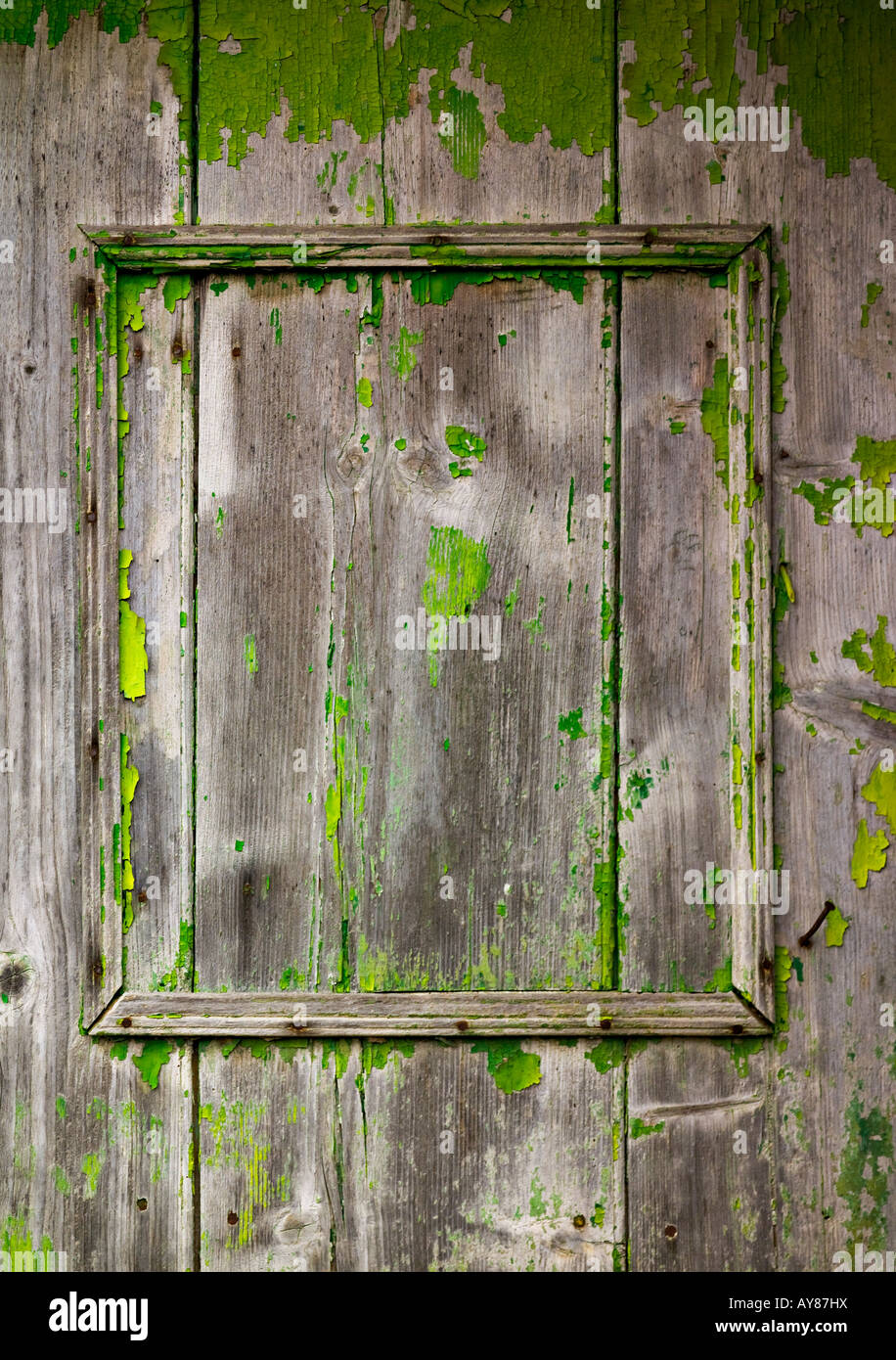 Vieille porte patiné avec de la peinture verte,maison,négligées Madeira Banque D'Images