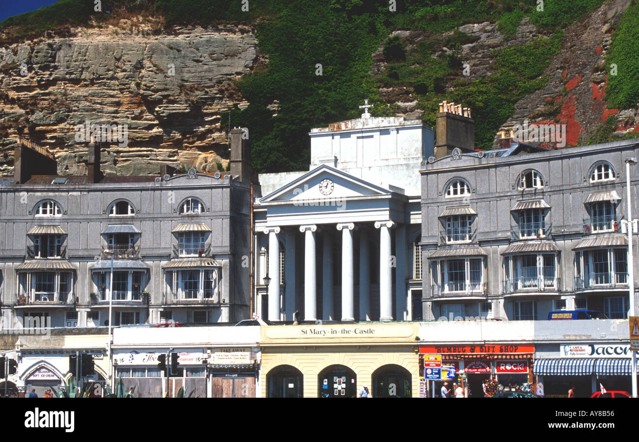 St Mary dans le château et Pelham Crescent Hastings front East Sussex Angleterre Côte sud Bretagne UK Banque D'Images