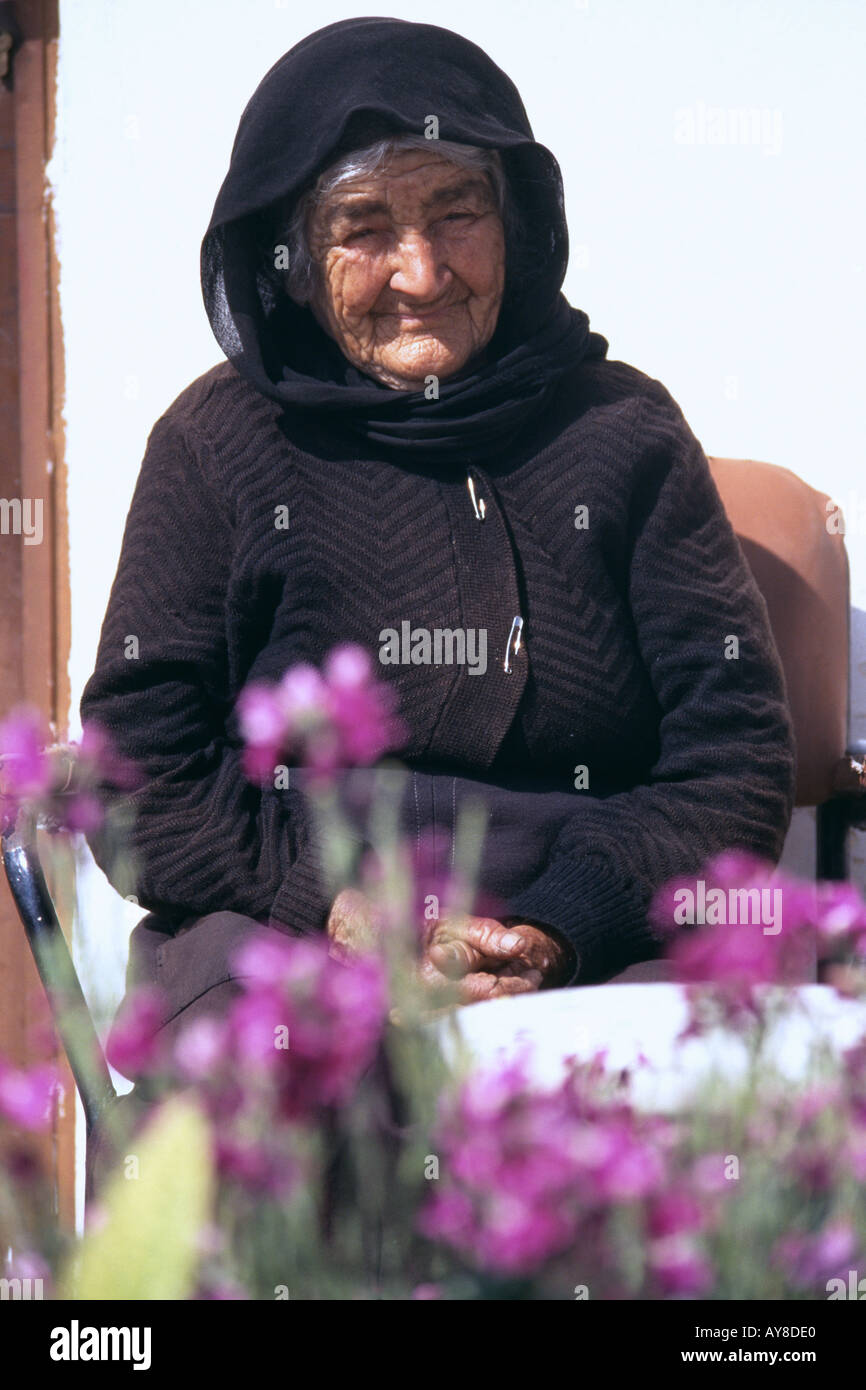 Dame à Istrios Village Rhodes Dodécanèse Grèce Banque D'Images