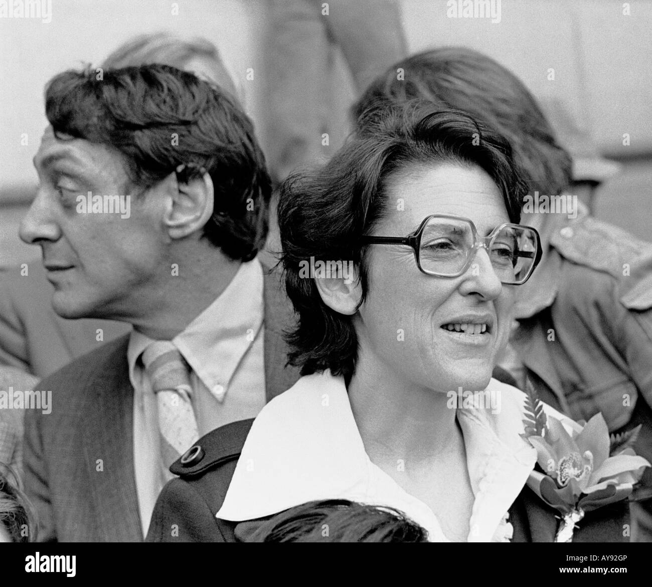 Carol Ruth Silver et Harvey Milk sur les marches de l'Hôtel de Ville d'assermentation comme superviseurs nouvellement élu de San Francisco 01 09 78 Banque D'Images