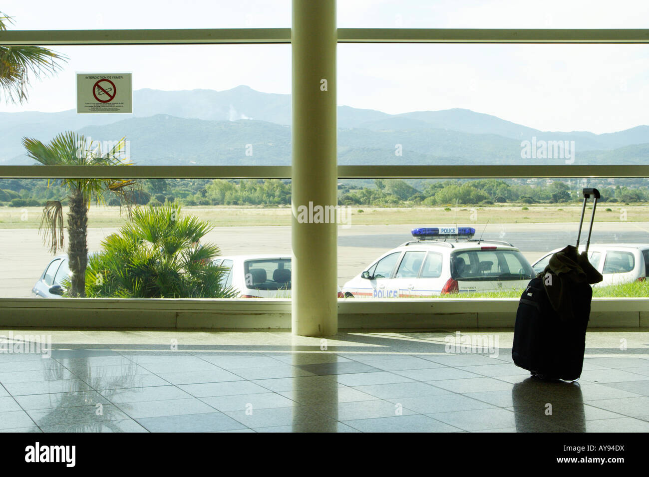Consigne à l'aéroport d'Ajaccio, Corse Photo Stock - Alamy