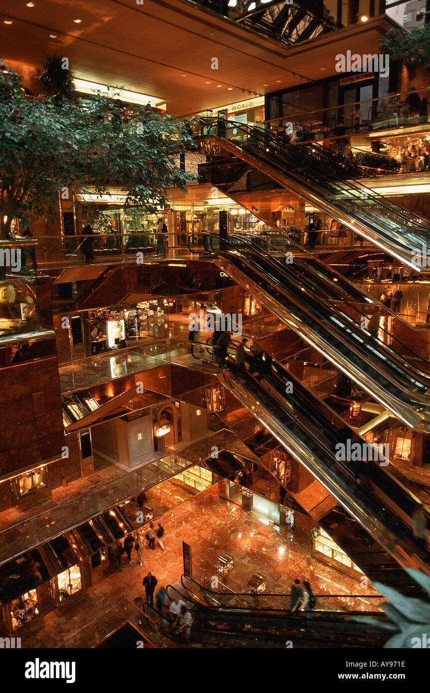 États-Unis New York City 1999 L'atrium de la Trump Tower Banque D'Images