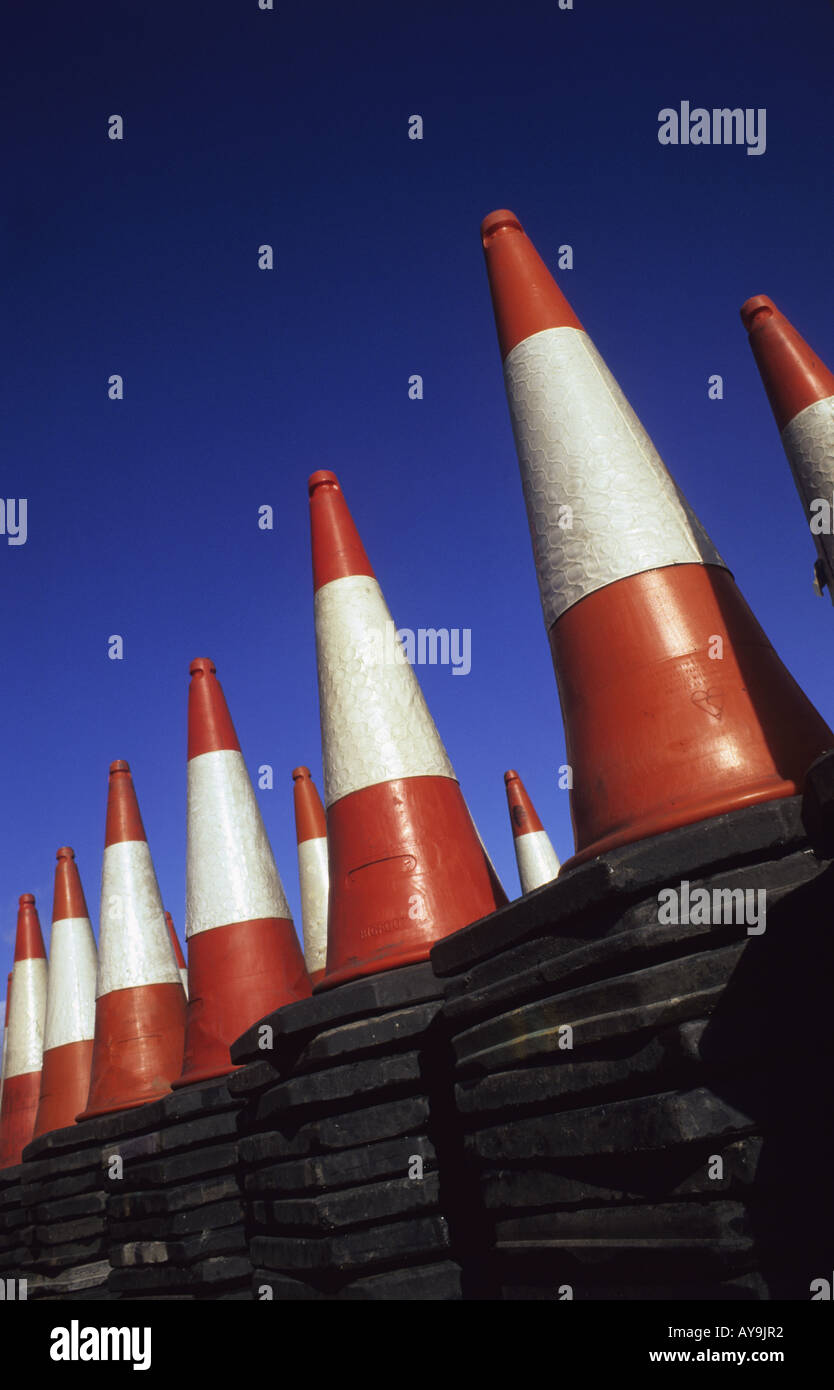 Monticule géant de cônes sur site de construction de l'A1/autoroute M1 travail de mise à niveau leeds yorkshire uk Banque D'Images