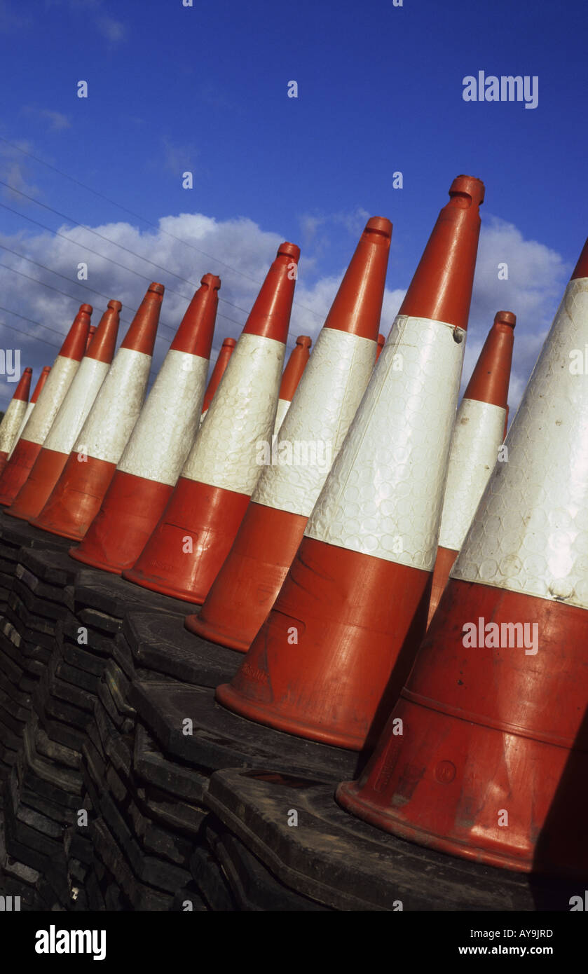 Rangée de cônes sur site de construction de l'A1/autoroute M1 travail de mise à niveau leeds yorkshire uk Banque D'Images