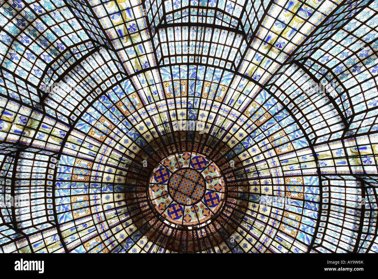 Le dôme au magasin Le Printemps Restaurant, Paris, France Banque D'Images